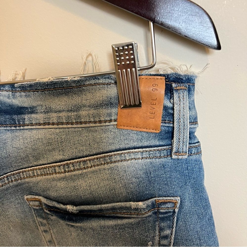 Level 99 Crop Step Frayed Hem - Picture 6 of 12